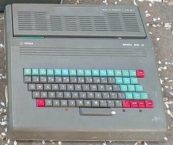 historický počítač Tesla PMD 85-2 + basic G program - 1