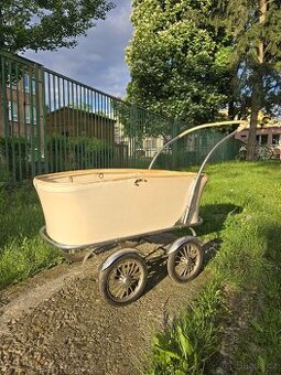 Retro kočárek Liberta Mělník 1960-1970