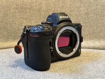Nikon Z 5 – ZÁRUKA, nafoceno 8350 snímků