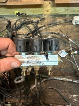 AC STAG W01 W-01 W01 2OHM VSTŘIKOVACÍ LIŠTA 3 CYL
