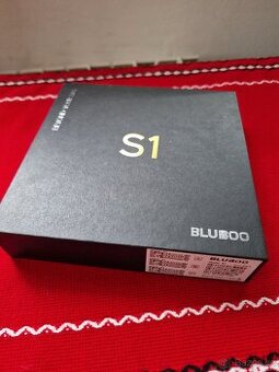 Mobilní telefon S1 novy - 1