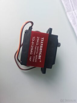 RC servo 25kg nové - 1