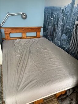 Postel z palet 140 cm