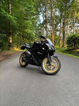 Yamaha YZF-R125 (2011)