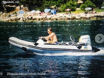 Člun Zodiac pro 6,motor 5hp
