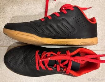 Sálovky fotbal boty Kipsta vel. 35