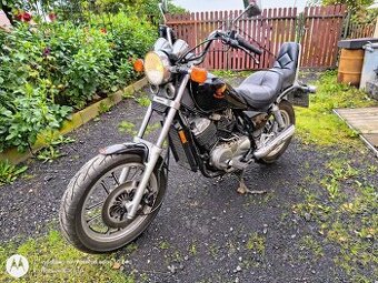 Honda Shadow VT 500 C velmi pěkný stav, nový startér