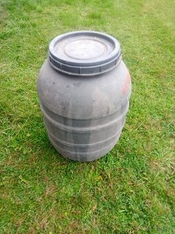 Prodám plastový sud starší