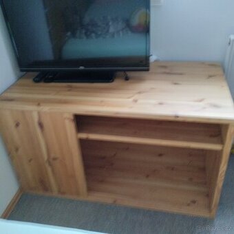 TV stolek