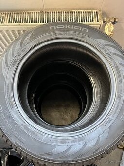 Prodám zimní pneu Nokian 215/60/16
