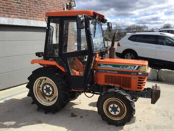 Traktor Kubota L1 24