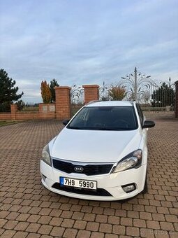 Kia Cee’d 1.6 CRDi 85 kW – 2011 - 1
