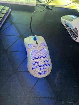 Herní myš glorious model 0