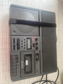 Přehrávač na kazety a CD