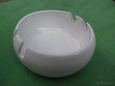 Keramický popelník bílý