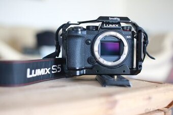 Panasonic Lumix S5 - tělo + SmallRig klec