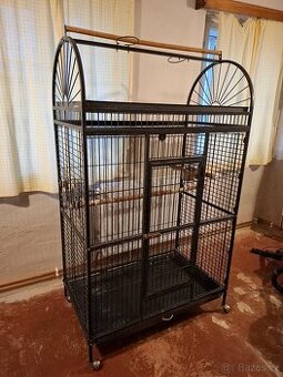 Klec pro velké papoušky