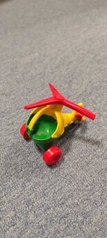 Plastový vrtulníček