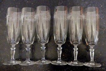 Sada 6 leptaných šampusek ze sklárny Lednické rovne