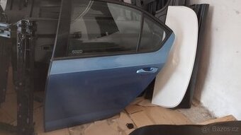 Levé zadní dveře Škoda Octavia 3 sedan modrá