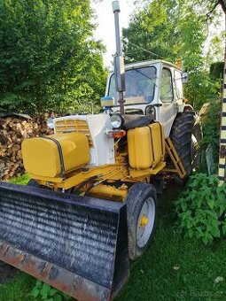 Traktorbagr Bělarus