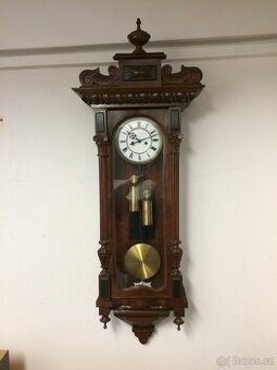 2x hodiny pendlovky z pozůstalosti