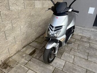 Aprilia leonardo 250