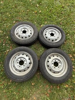 Lada 4x4 (NIVA) Prodám originální sadu kol včetně pneu