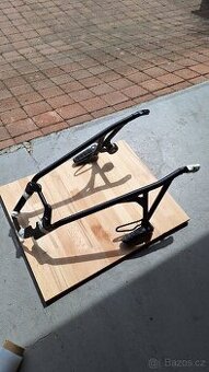 Bmw r nine t podsedlový rám