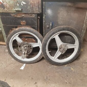 Babetta 210,207;":;,: