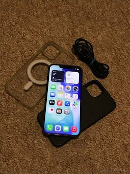 Apple Iphone 13 128GB tmavě modrý . Baterie 100% .. HEZKÝ