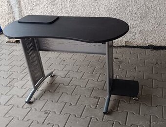 Počítačový stůl
