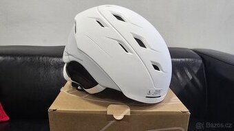 Lyžařská helma bílá