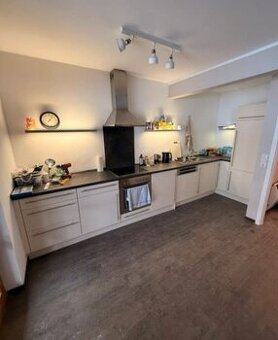 Moderní bílá vestavěná linka se spotřebiči,6197