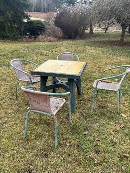 Zahradní nábytek 4 židle +stůl