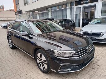 VW Passat B8 Variant GTE 1.4TSI 160kW DSG - záruka Autodraft