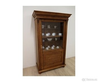 Starožitná vitrína - originál