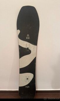 Snowboard -znacka RIDE