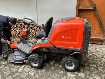 Husqvarna RC320TS Awd 4x4 zahradní traktor
