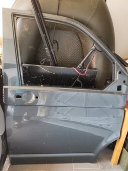 Prave predni dvere VW T5, T6. Bez nutnosti lakovani.