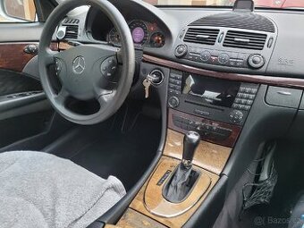 Mercedes-Benz W211 Classic ( Slusny stav)