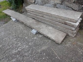 Betonové desky (železobeton) + plotovky