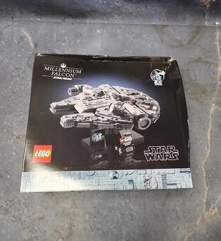 LEGO Star Wars 75375 Millennium falcon
