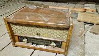 Elektronkové rádio Tesla Poém 1005A