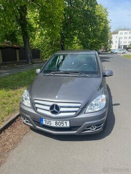 Mercedes Benz B180