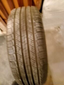 Prodám 1ks Letní pneu Michelin 215 /65 R16 98T..