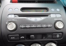 HONDA JAZZ CITI OPRAVA RADIA