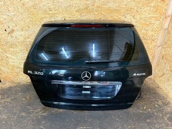 NASTROJENÉ PÁTÉ DVEŘE KUFRU MERCEDES W164