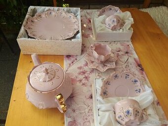 Růžový porcelán