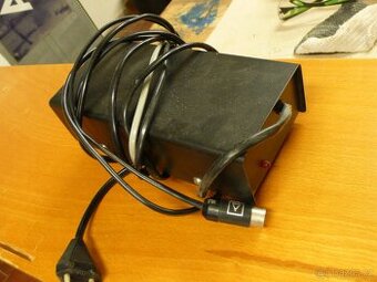 gramofon. předzesilovač AZG 983